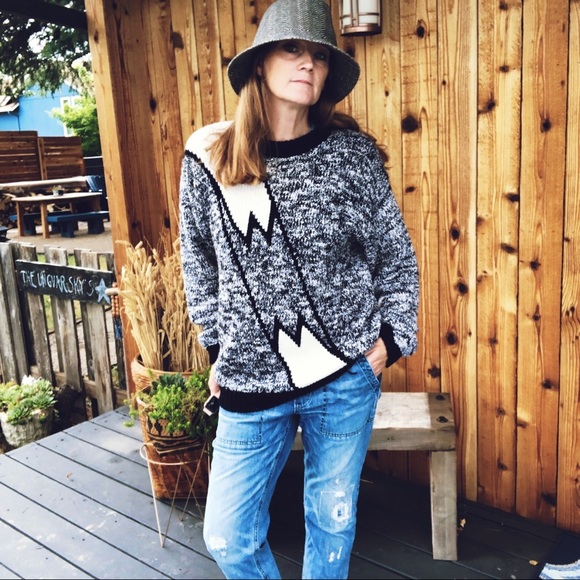 Vintage Sweaters - Vintage 90s Sweater Black Graphic Oversized